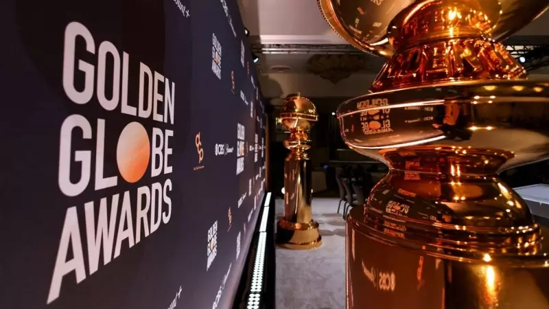 Imagen del escenario de la ceremonia de los Globo de Oro antes del anuncio de las nominaciones, en Beverly Hills, a 11 de diciembre de 2023.