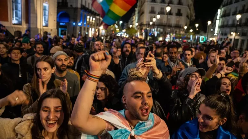 28/12/23- Foto de archivo de una manifestación para defender las leyes Trans y LGTBI en la Comunidad de Madrid, en la Puerta del Sol, a 13 de noviembre de 2023, en Madrid (España)
