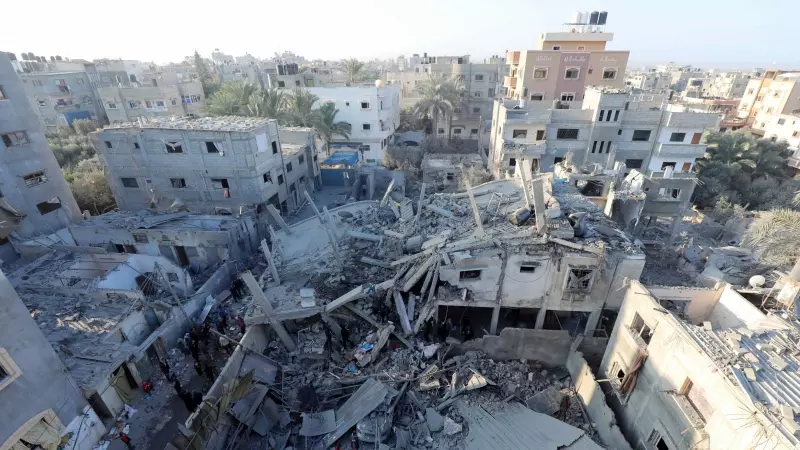 Un edificio dañado tras un ataque israelí en el campamento de refugiados de Nuseirat, en la Franja de Gaza, a 30/12/2023