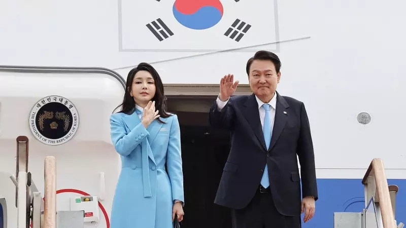 La primera dama, Kim Keon-hee, y el presidente de Corea del Sur, Yoon Suk-yeol.