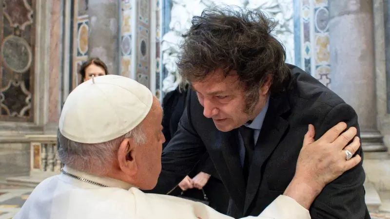 El presidente de Argentina, Javier Milei y el Papa Francisco esta mañana en Vaticano.