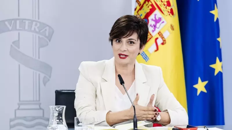 La ministra de Vivienda y Agenda Urbana, Isabel Rodríguez, durante una rueda de prensa posterior a la reunión del Consejo de Ministros, en el Palacio de la Moncloa, a 13 de febrero de 2024
