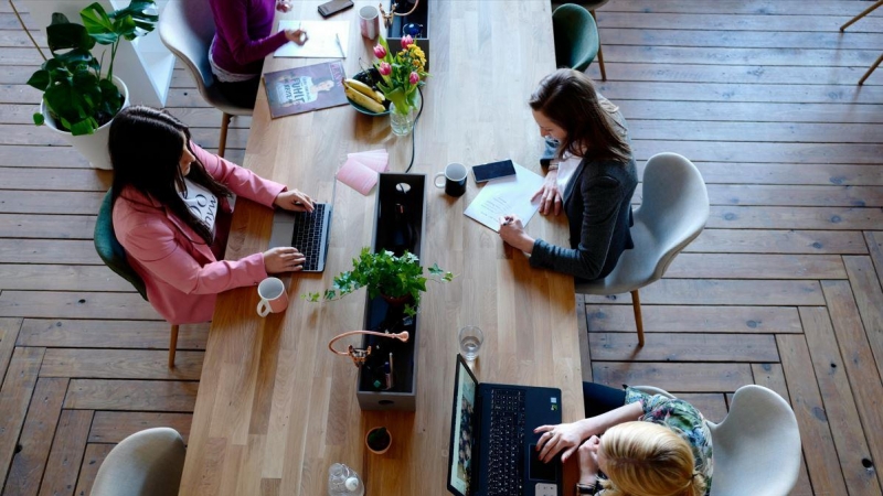 Mujeres trabajando