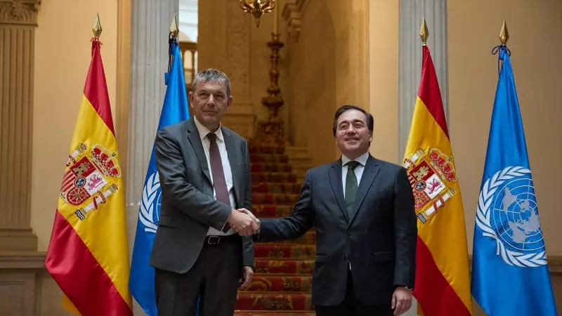 7/3/24 - El ministro de Asuntos Exteriores, Unión Europea y Cooperación, José Manuel Albares (d), saluda al comisionado general de la Agencia de Naciones Unidas para los Refugiados de Palestina en Oriente Próximo (UNRWA), Philippe Lazzarini (i), en la sed