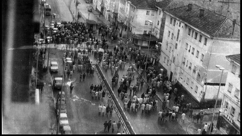 11/3/24 Una de las pocas imágenes que se conservan de los momentos previos a la masacre del 10 de marzo de 1972 en Ferrol.