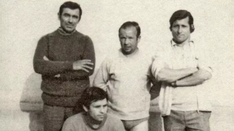 11/3/24 En la cárcel de A Coruña, de izquierda a derecha, Julio Aneiros, Pedro Bonome y Xesús Abuín. Acuclillado, Rafael Pillado.