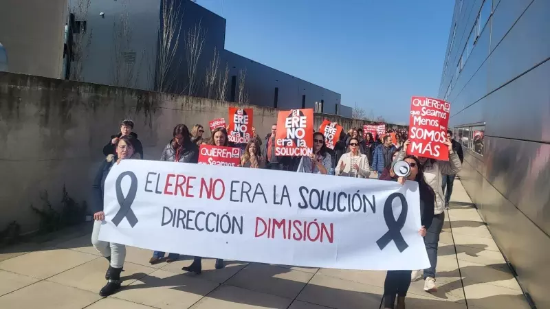 14/3/24 - Imagen de los trabajadores manifestándose en la sede de Boadilla de la editorial SM, en Madrid, a 14 de marzo de 2024.