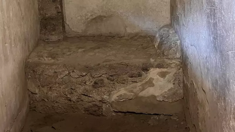 Cama de piedra en una estancia donde se ejercía la prostitución en Pompeya.