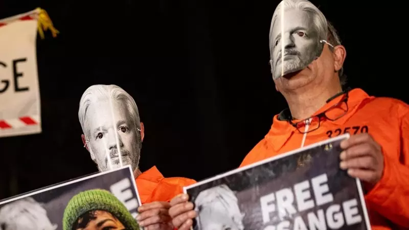 Manifestantes careas Julian Assange