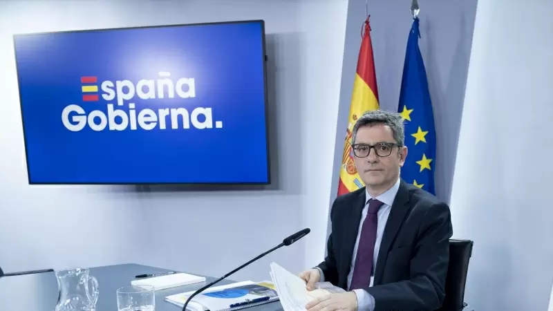 El ministro de la Presidencia, Relaciones con las Cortes y Justicia, Félix Bolaños, durante una rueda de prensa posterior a la reunión del Consejo de Ministros, en el Complejo de la Moncloa, a 26 de marzo de 2024