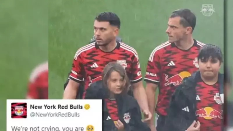 El aplaudido gesto de los jugadores de un equipo de fútbol ante un lluvioso partido: 'La cara de los niños no tiene precio'