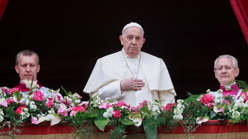 El papa Francisco durante la pronunciación de su mensaje 'urbi et orbi' en la Plaza de San Pedro, el Domingo de Pascua, en el Vaticano, el 31 de marzo de 2024.