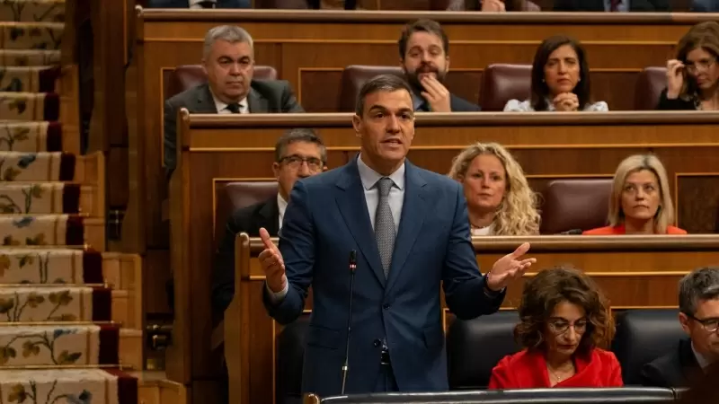 El presidente del Gobierno, Pedro Sánchez, interviene durante una sesión de control al Gobierno, en el Congreso de los Diputados, a 20 de marzo de 2024