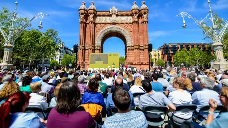 Un moment de la Festa de la República d'ERC a l'Arc del Triomf de Barcelona.