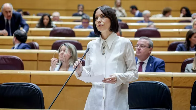 La ministra de Ciencia, Innovación y Universidades, Diana Morant, durante una sesión de control al Gobierno, en el Senado, a 9 de abril de 2024, en Madrid (España).