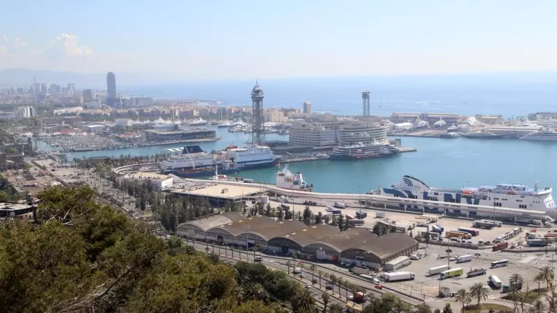08/05/2023 - El Port de Barcelona vist des de Montjuïc.