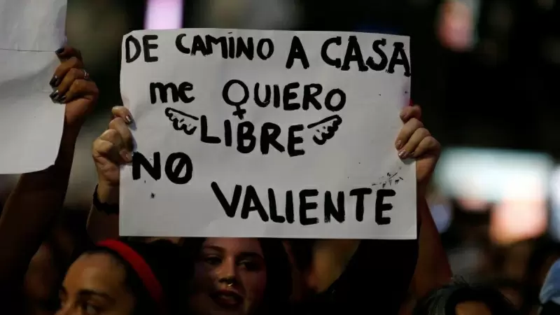 Imagen de archivo de una manifestación bajo el lema 'De camino a casa me quiero libre, no valiente' en Montevideo, Uruguay, a 09/03/2017.