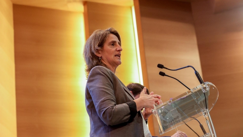 Teresa Ribera durante una rueda de prensa en el Ministerio de Transición Ecológica y Reto Demográfico, a 11 de abril de 2024.