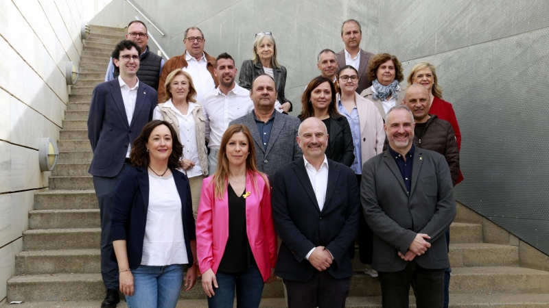 La cap de Llista de Junts per Catalunya a Lleida, Alt Pirineu i Aran al 12-M, Jeannine Abella, amb altres membres que l'acompanyen a la llista