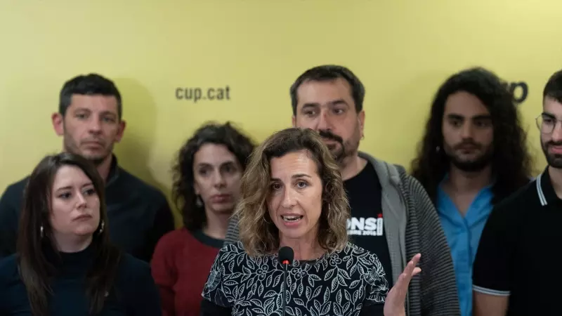 La candidata de la CUP a las elecciones catalanas, Laia Estrada en la sede del partido, a 27 de marzo de 2024.