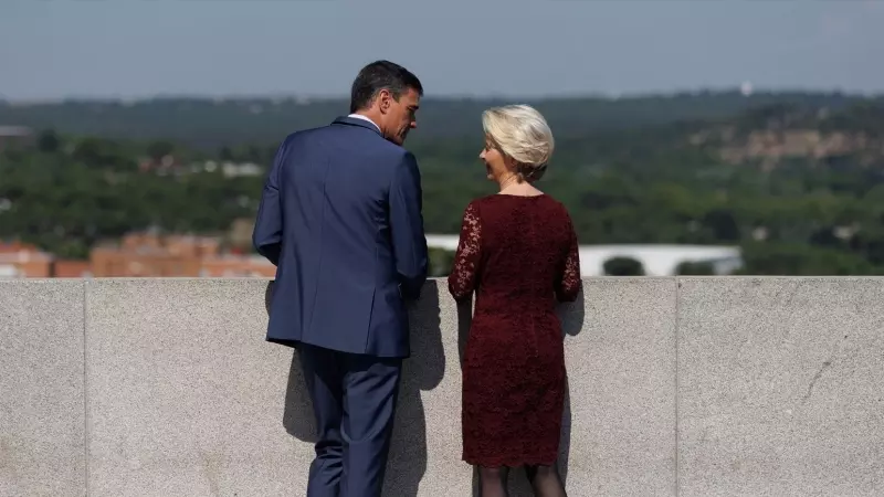 El presidente del Gobierno, Pedro Sánchez y la presidenta de la Comisión Europea, Úrsula von der Leyen, a su llegada a la inauguración de la Presidencia española del Consejo de la Unión Europea, a 3 de julio de 2023, en Madrid