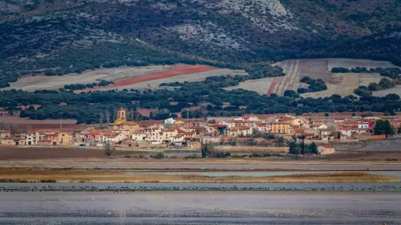 Cinco pueblos con lago perfectos para una escapada