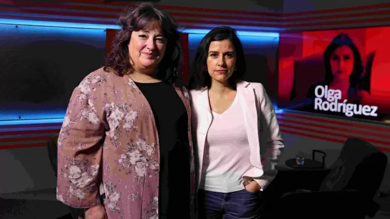 Olga Rodríguez y Virginia P. Alonso en el plató de Público