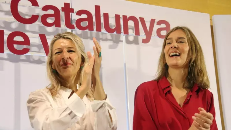La vicepresidenta del Gobierno español, Yolanda Diaz, con la candidata de Comuns Sumar a la Generalitat, Jéssica Albiach el 28 de abril de 2024, en L' Hospitalet de Llobregat.
