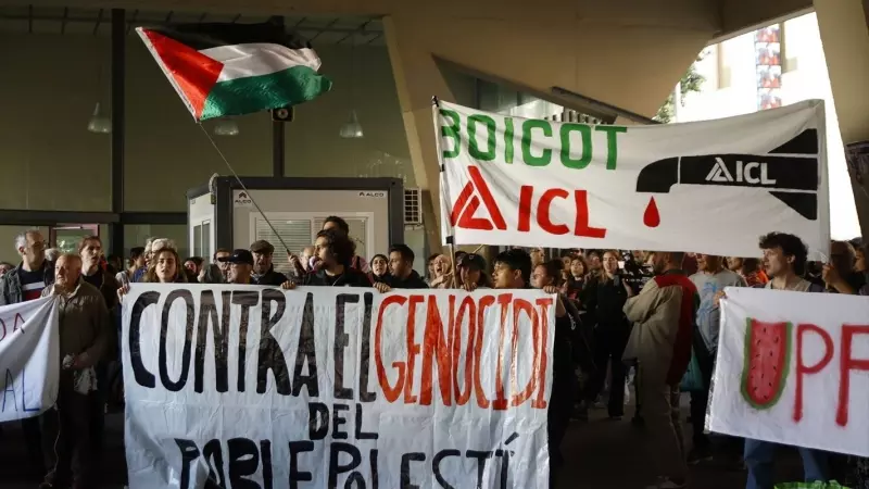 Estudiantes protestan en la Universitat de Barcelona para apoyar al pueblo palestino, a 6 de mayo de 2024.