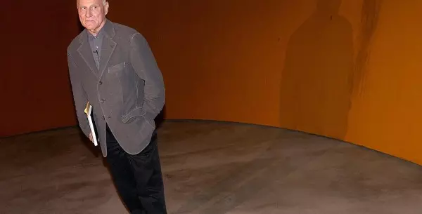 27/03/2024 El escultor norteamericano Richard Serra durante la presentación de su exposición 'La materia del tiempo' en el Museo Guggenheim de Bilbao, a 3 de junio de 2005.