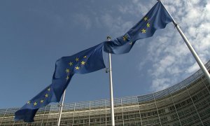 Bruselas estima que PIB de eurozona se contraerá entre un 5% y un 10%