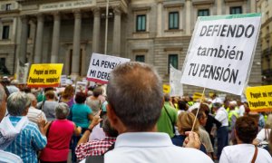 Otras miradas - Pensiones, o de cómo colárnosla por la puerta de atrás.