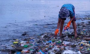 La contaminación microplástica en la tierra podría ser hasta 23 veces mayor que en el océano