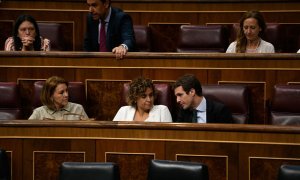 27/07/2018.- La exdiputada del PP María Dolores de Cospedal y el presidente del partido, Pablo Casado, durante una votación en el Congreso en julio de 2018. Óscar Del Pozo / Europa Press