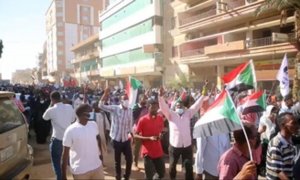 Más protestas en Jartum, mientras confirman la muerte de un joven de 21 años