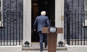 Boris Johnson tras anunciar su dimisión en su residencia oficial de Downing Street en Londres, a 8 de julio de 2022.