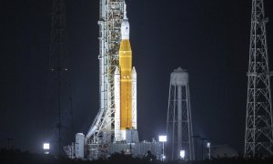 29/8/22 El cohete SLS con la cápsula Orión en el Centro Espacial Kennedy, preparado para ser lanzado, en Florida (EEUU), a 29 de agosto de 2022.