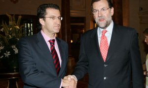 25/11/22 Feijóo y Rajoy, en una imagen de archivo tomada en el verano de 2007