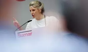 Yolanda Díaz interviene durante el acto 'Empieza todo' de la plataforma Sumar, en el polideportivo Antonio Magariños, a 2 de abril de 2023, en Madrid.