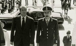 El rey Juan Carlos junto al dictador argentino Jorge Rafael Videla.