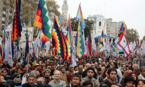 Tras recorrer hasta 2.000 kilómetros, miles de aborígenes argentinos llegaron a la capital el jueves.