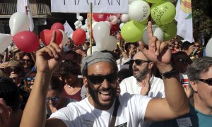 Jesús Candel, conocido como Spiriman, en la manifestación en Granada bajo el lema "Granada por una sanidad pública y digna". EFE/Pepe Torres