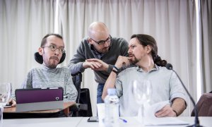 Pablo Iglesias con Nacho Álvarez y Pablo Echenique, en la última reunión del Consejo Ciudadano Estatal.