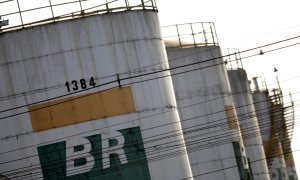 Tanques de almacenamiento de la petrolera estatal brasileña Petrobras, en Brasilia. REUTERS/Ueslei Marcelino