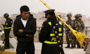 Imagen de un ejemplo de represión china a los uigures. REUTERS