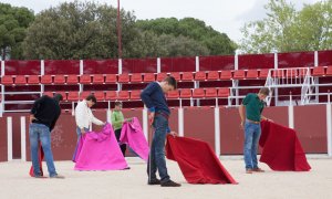 Alumnos en la escuela de tauromaquia de Madrid Marcial Lalanda.