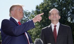 12/07/2019 - El presidente de EEUU Donald Trump y el secretario de Trabajo, Alex Acosta, durante una rueda de prensa. / REUTERS -  KEVIN LAMARQUE