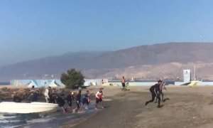 Desembarca en la playa de la ciudad de Almería una patera con quince inmigrantes