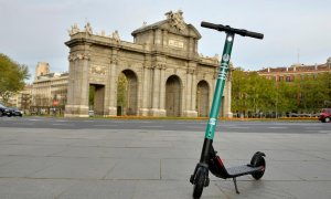 Un patinete eléctrico en Madrid, foto de archivo. / EUROPA PRESS