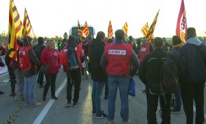 Tall de carretera d'un piquet durant la vaga a la petroquímica de Tarragona. CCOO Catalunya